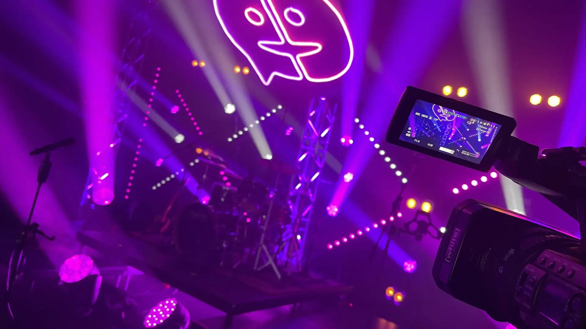 Share a Smile – Rockaoke Live Stream: A High-Energy Virtual Karaoke Party